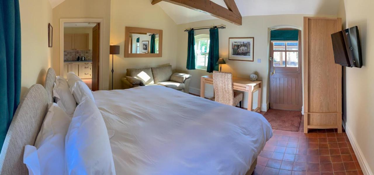 Hollies Farm B&B Wrexham Eksteriør billede
